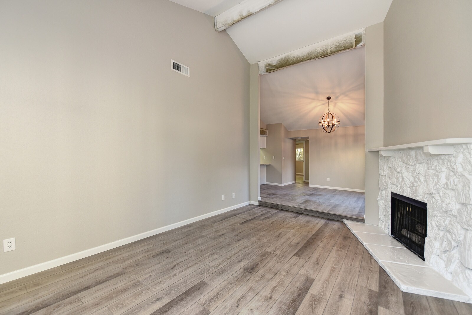 Building Photo - 6933 Trovita Way