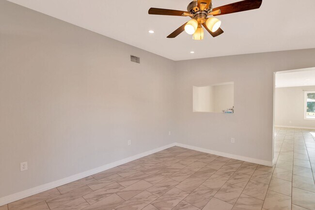 Building Photo - Spacious 6-Bedroom Pool Home Near ASU in Prime Tempe Location