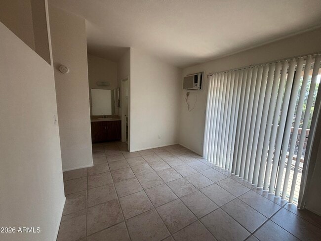 Building Photo - 1200 Lanny Ave