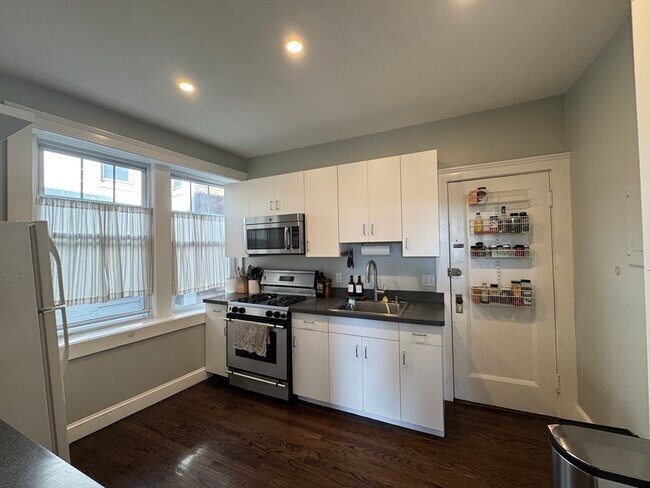 Building Photo - 339 S Huntington Ave