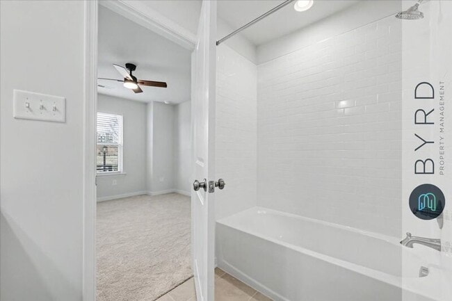 Building Photo - 231 Golden Haze Aly