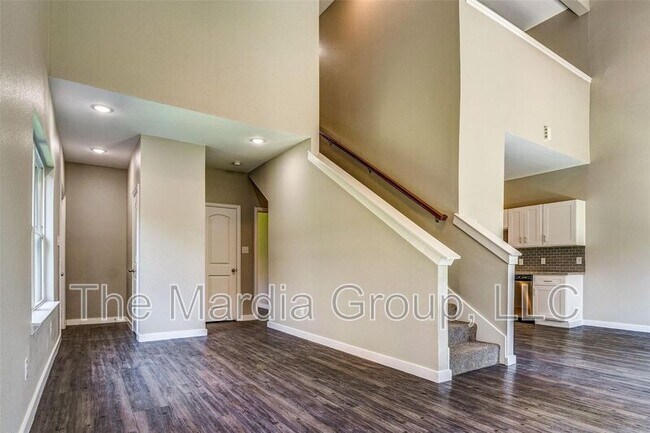 Building Photo - 1110 Woburn Dr