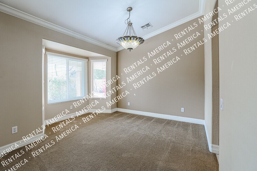 Building Photo - 6325 W Potter Dr