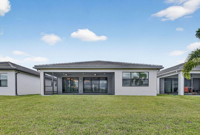 Building Photo - 12347 SW Compass Pt Dr