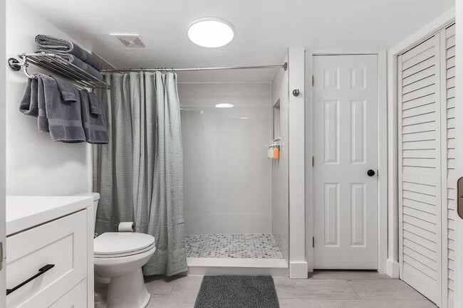 Building Photo - 2360 SW Archer Rd