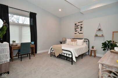 Building Photo - "Charming 3-Bed Oasis on Olive Street: Expansive 2,491 Sq Ft with Luxurious Granite Touches!"