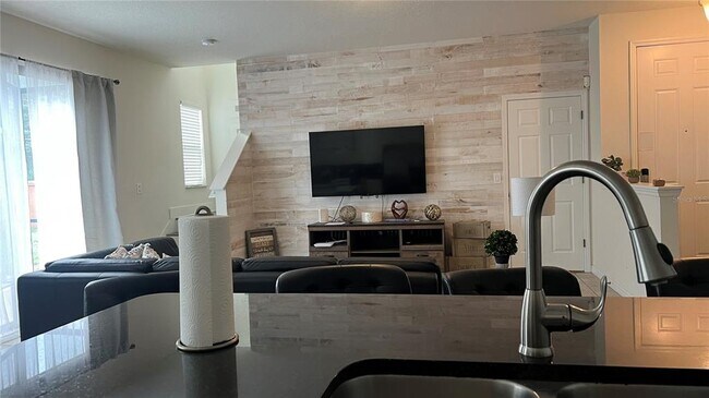 Building Photo - 720 Las Fuentes Dr