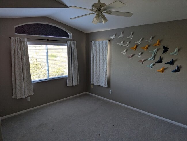 Building Photo - 3 Bedroom - 2.5 Bathroom Townhome in Scrip...