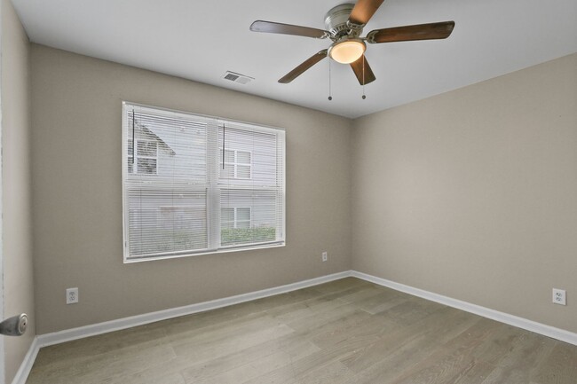 Building Photo - 5104 Fairington Ridge Cir