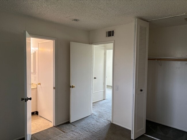 Building Photo - Cozy Cul-De-Sac Home