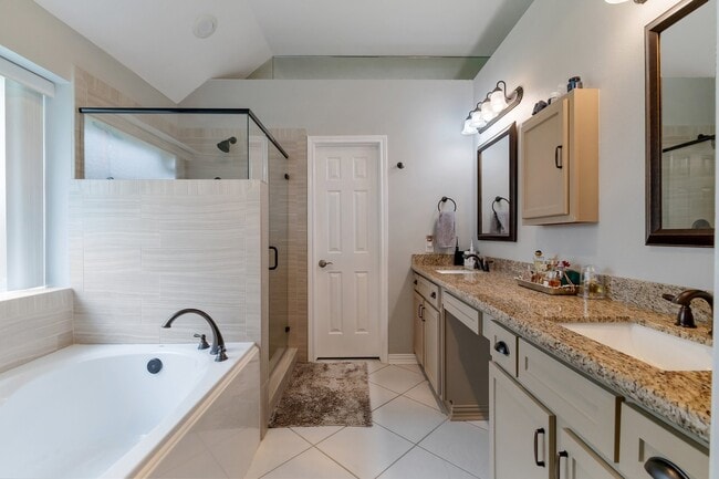 Building Photo - 16115 Charter Rock Dr