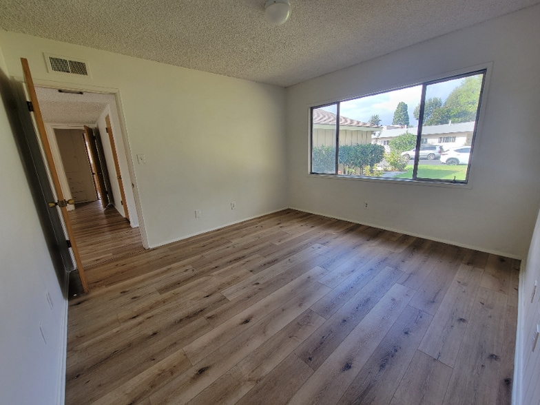 Building Photo - 13550 Leadwell St