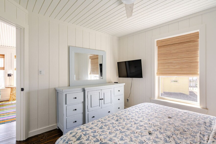 Building Photo - 907 S Cove Dr