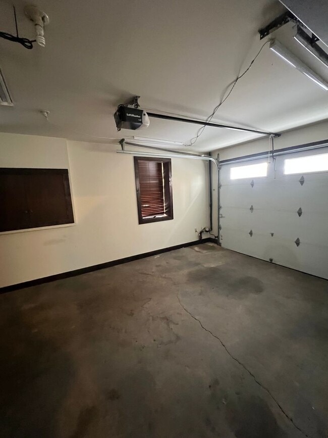 Building Photo - Downtown Carlisle Hidden Gem.