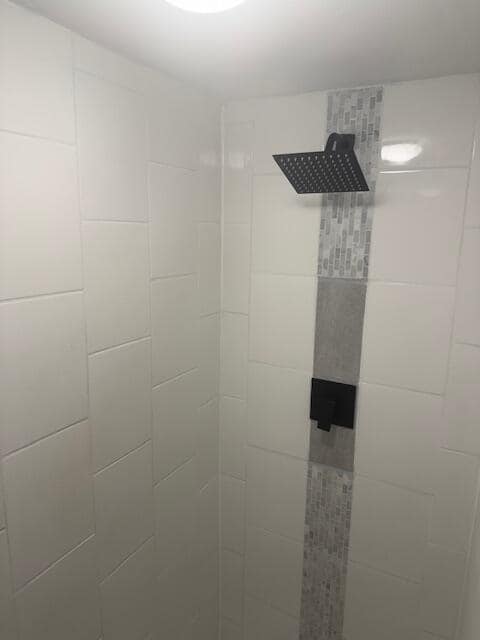 Building Photo - 724 Springdale Cir