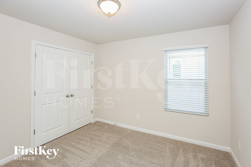 Building Photo - 3244 Newell Vlg Dr