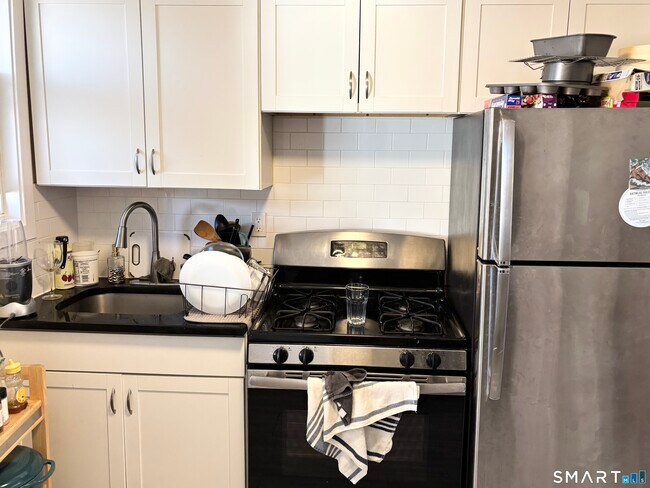 Building Photo - 700 Summer St