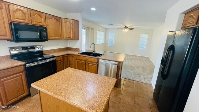 Building Photo - 40304 W Hayden Dr