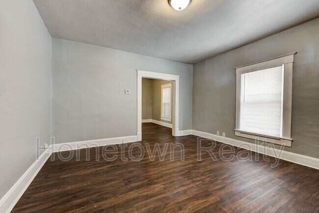 Building Photo - 506 E Harrison Ave