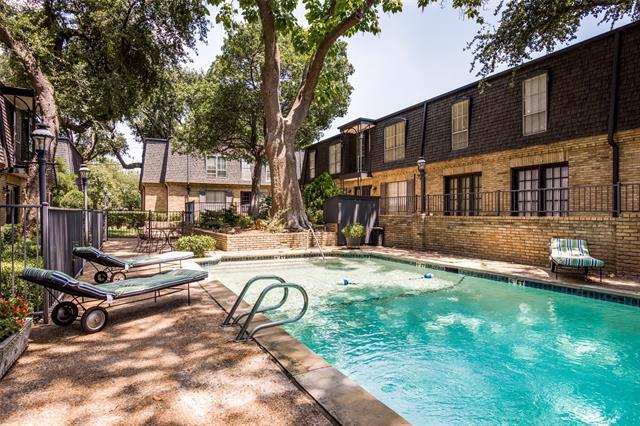 Building Photo - 5053 Les Chateaux Dr
