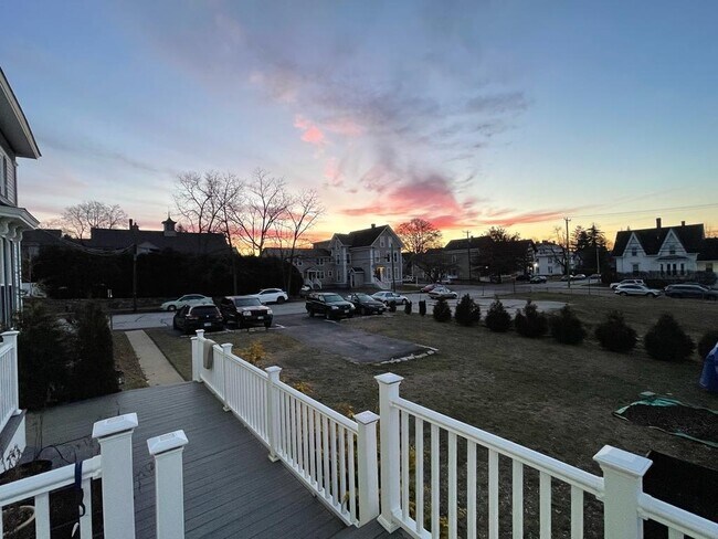 Building Photo - 114 Walnut St