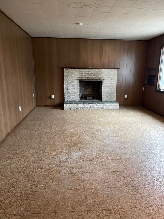 Building Photo - 4001 Gregus Ave