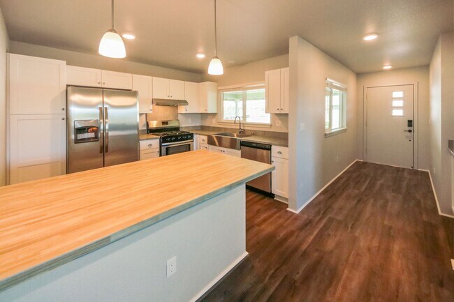 Building Photo - Ho?opili Ho?oulu Community - 3bdrm/2bath S...