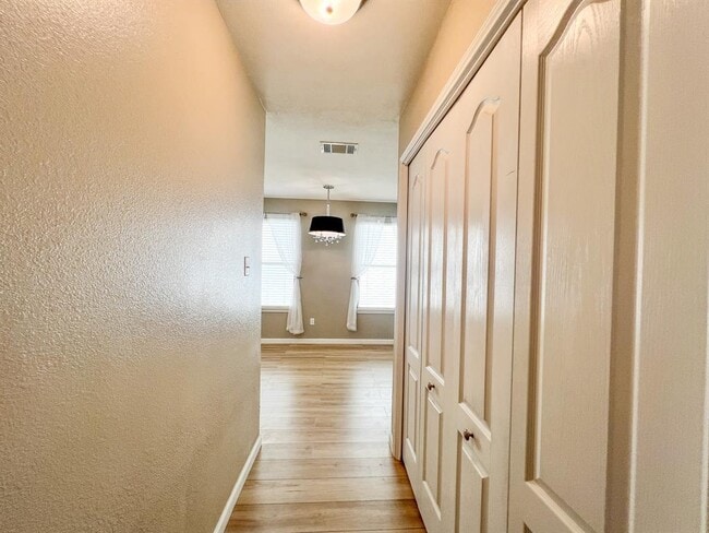 Building Photo - 298 Jack Rabbit Ln