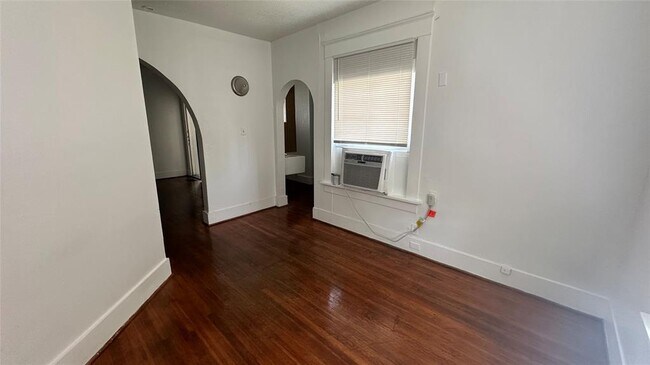 Building Photo - 1601 Francis St