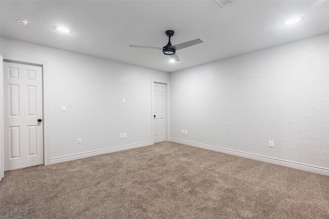 Building Photo - 3104 Hamilton St