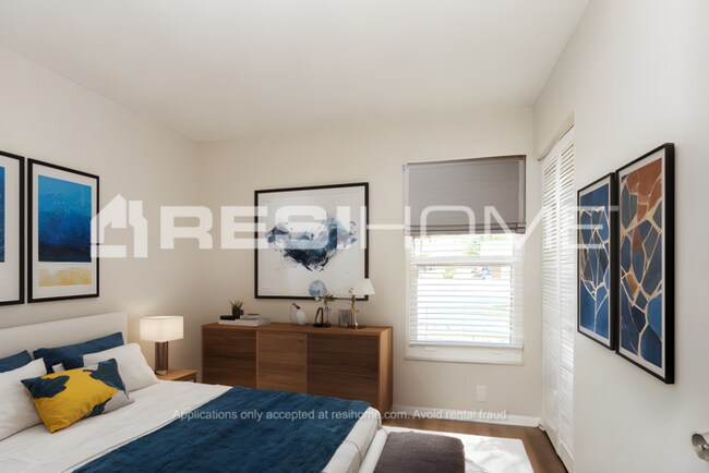 Building Photo - 104 51st St W