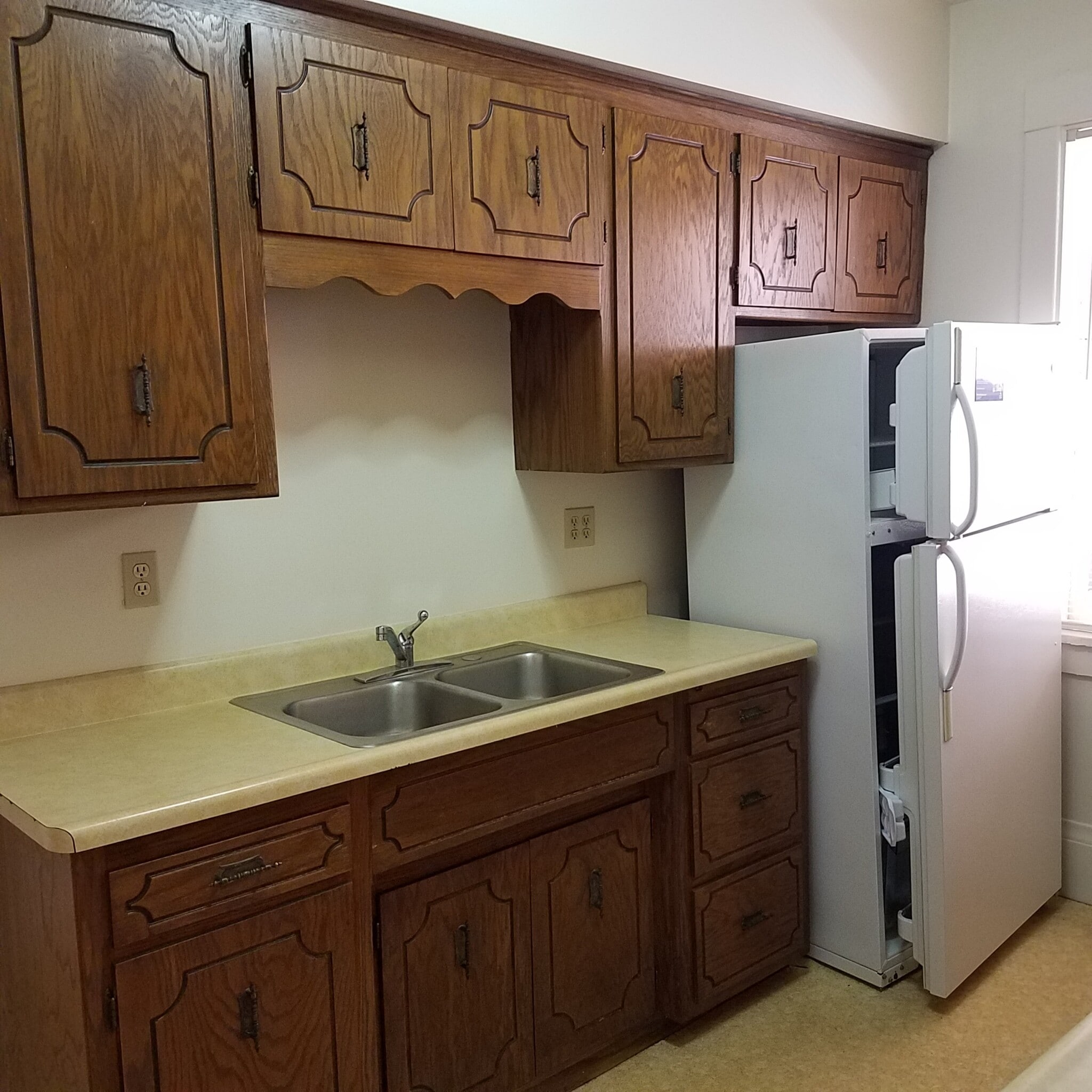 Building Photo - 93 N Milton St N