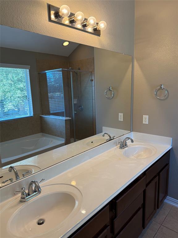 Building Photo - 419 Strawberry Blonde Dr