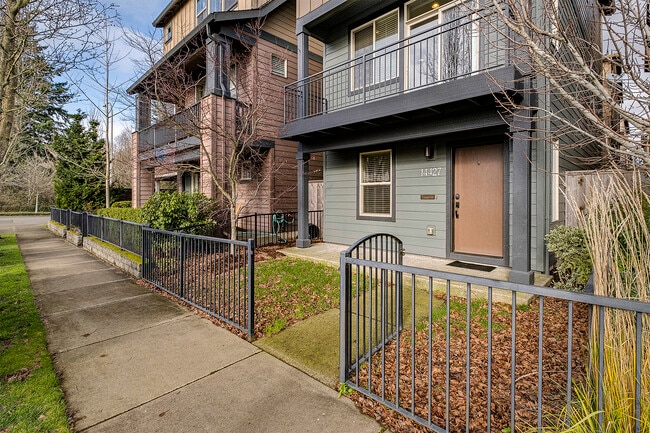 Building Photo - 14427 SW Meridian St