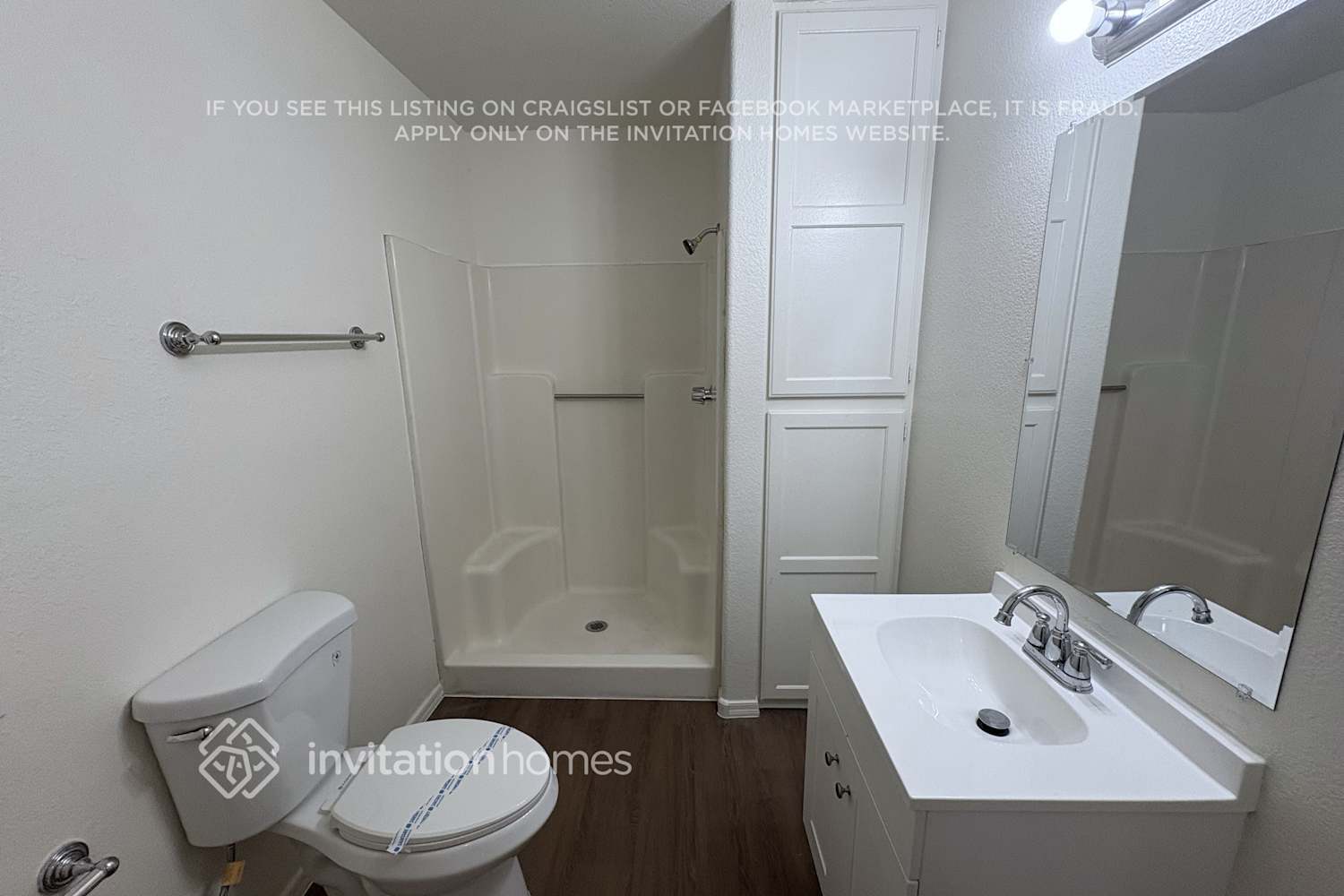 Building Photo - 7727 W Reade Ave