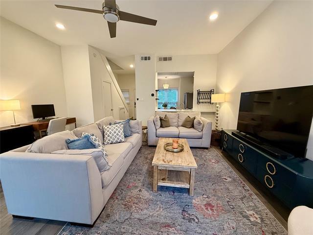 Building Photo - 2807 Throckmorton St