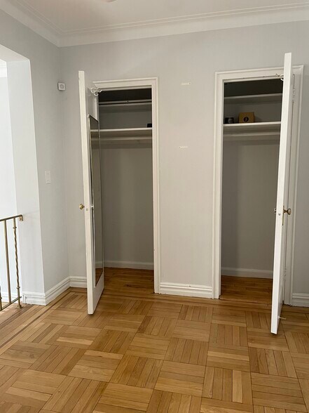 Building Photo - 210 Martine Ave