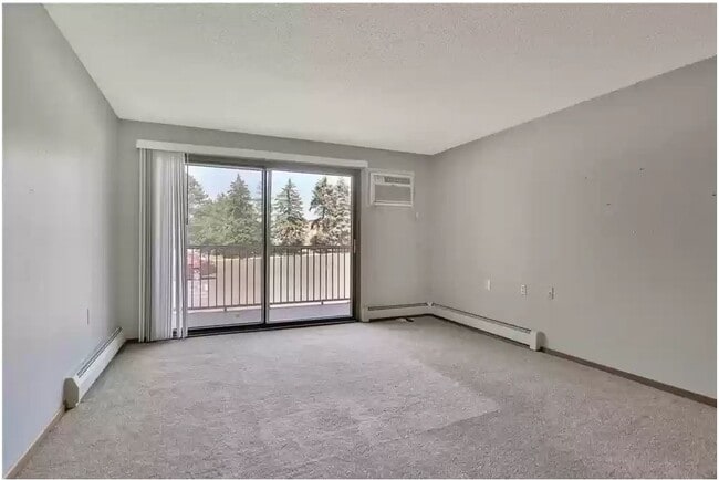 Building Photo - 4 Pine Tree Dr
