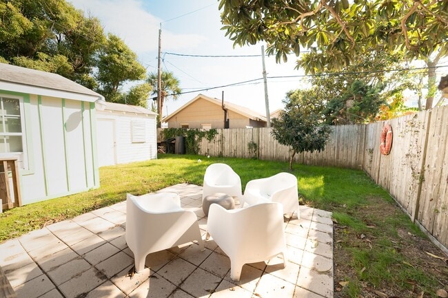 Building Photo - 3715 Avenue S 1/2