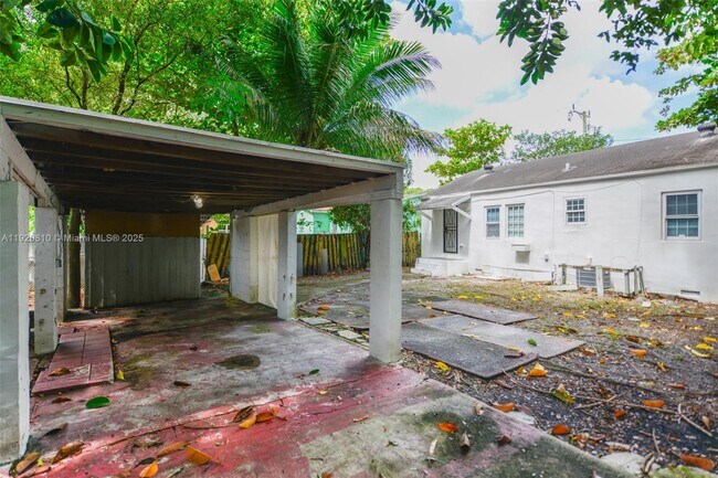 Building Photo - 1250 NW 43rd St