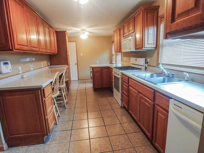 Building Photo - 2529 Reed St