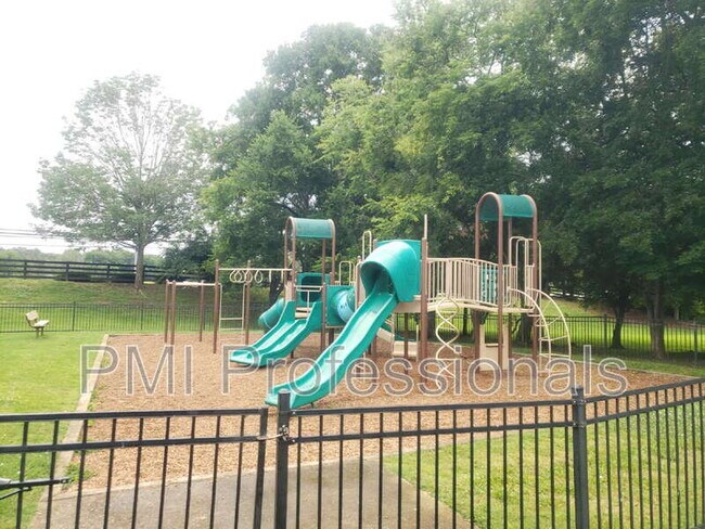 Building Photo - 3368 Mountain Maple Ct