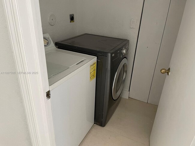 Building Photo - 15964 SW 139th St