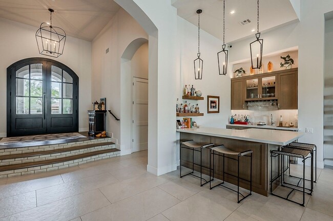 Building Photo - Luxury Home ready for January Move-in