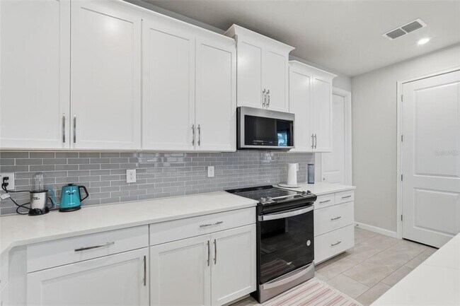 Building Photo - 5989 Timberdale Ave