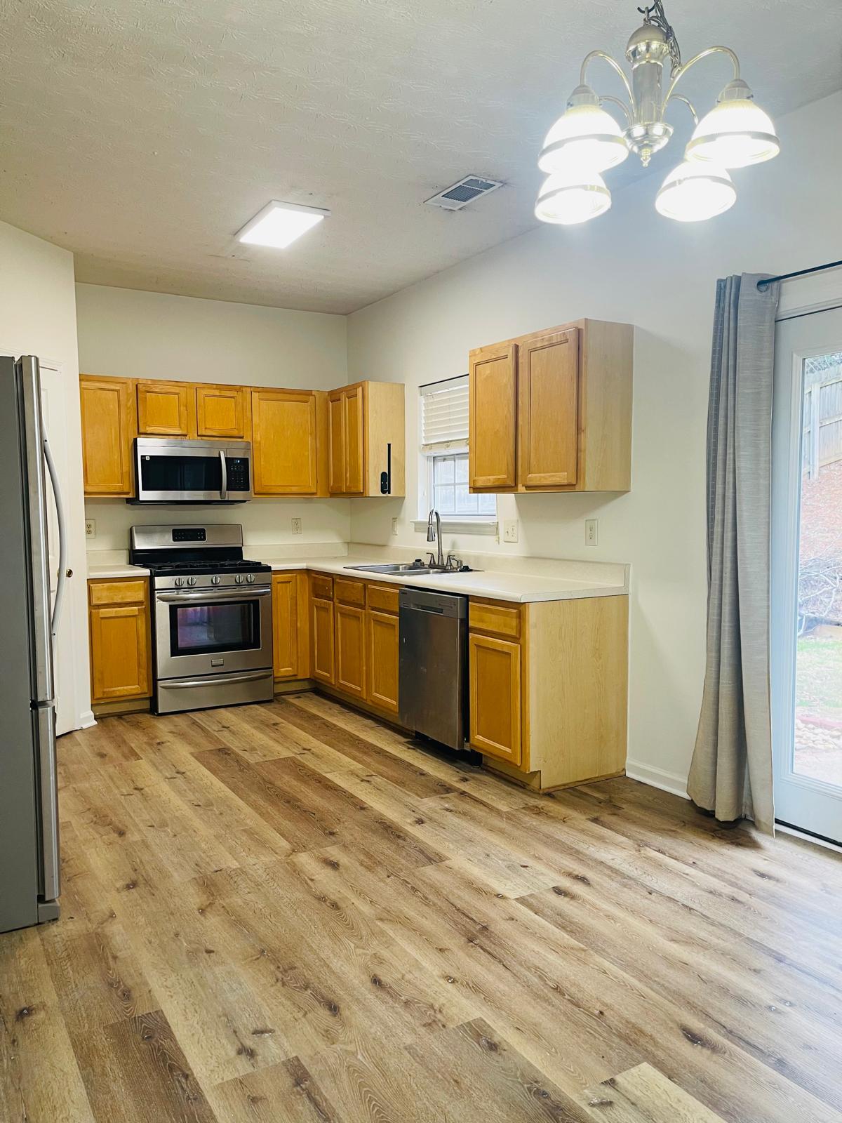 Building Photo - 3709 Hutchinson Trace Dr