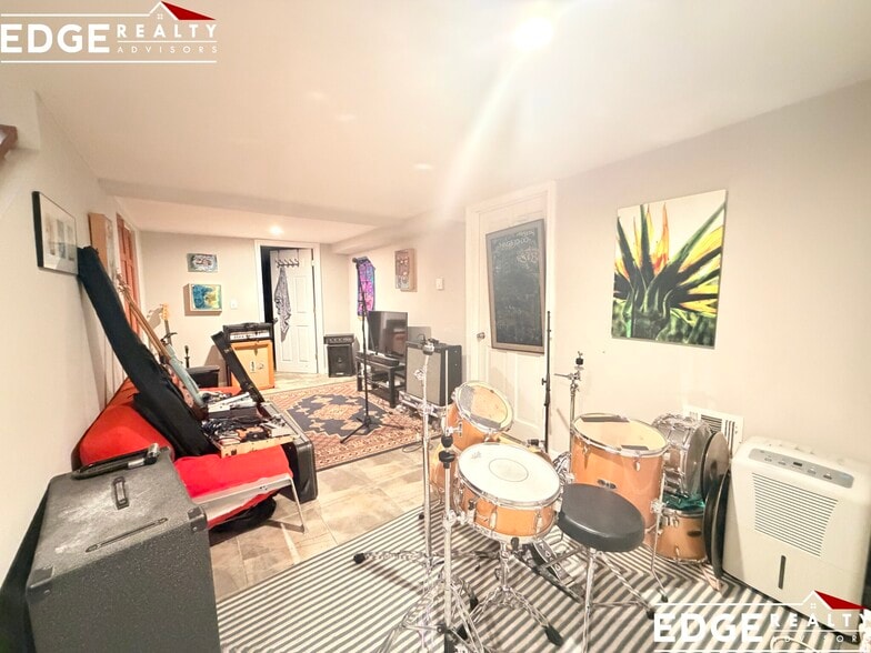 Building Photo - 45 Allston St