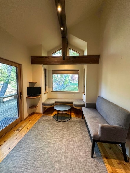 Building Photo - 233 Timberline Rd