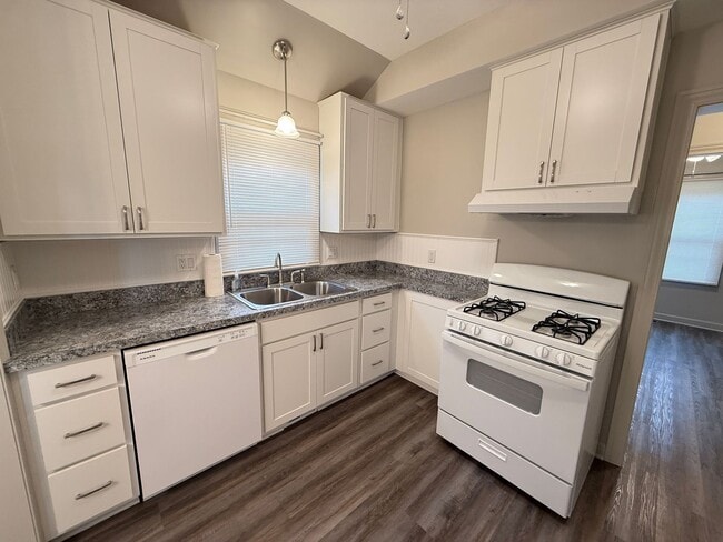 Building Photo - NEW REMODELED- 2 bedroom duplex
