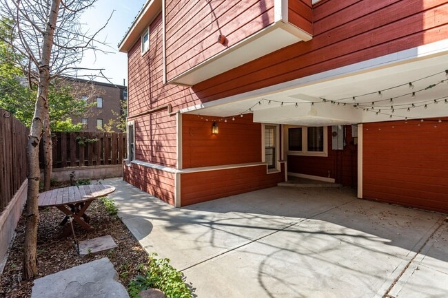 Building Photo - Old Town GEM Just 1 Block from PCMR!